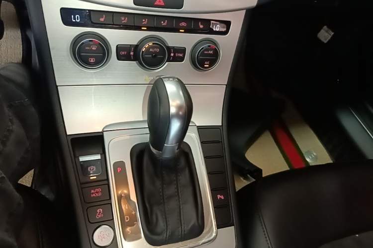 Used Volkswagen Magotan 2016 1.8TSI Luxury Comfort Model Gear Lever
