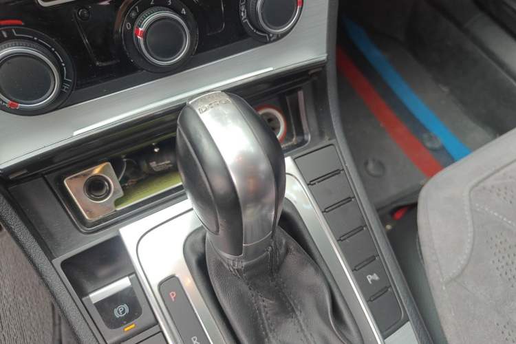 Used Volkswagen Magotan 2016 1.8TSI Smart Comfort Model Gear Lever