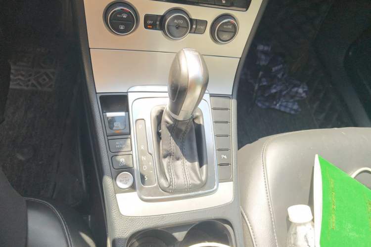 Used Volkswagen Magotan 2016 1.8TSI Luxury Comfort Model Gear Lever