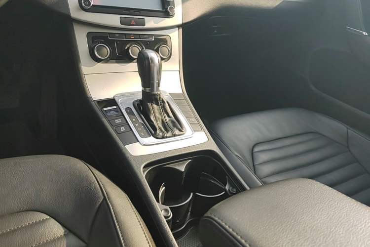 Used Volkswagen Magotan 2016 1.8TSI Smart Comfort Model Gear Lever
