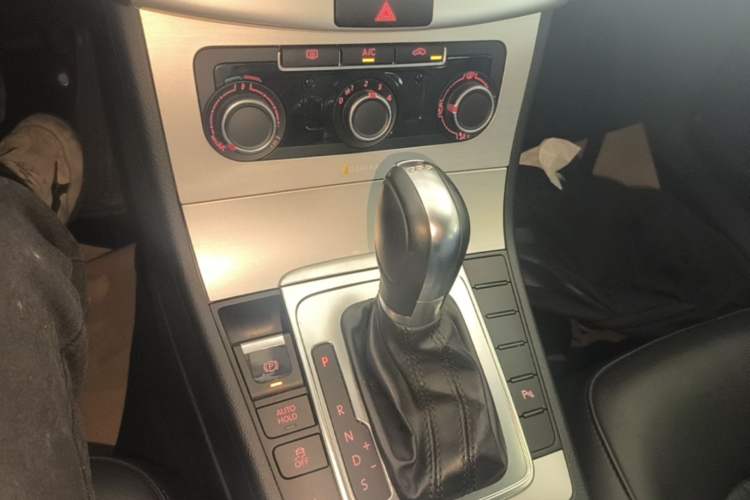 Used Volkswagen Magotan 2016 1.8TSI Smart Comfort Model Gear Lever