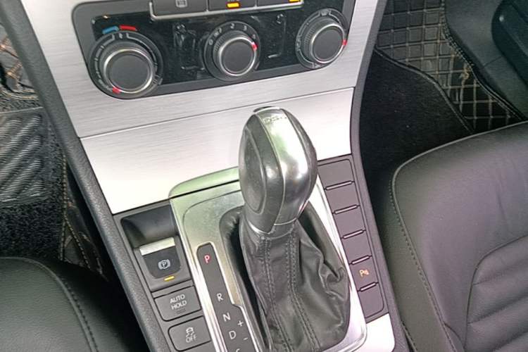 Used Volkswagen Magotan 2016 1.8TSI Smart Comfort Model Gear Lever
