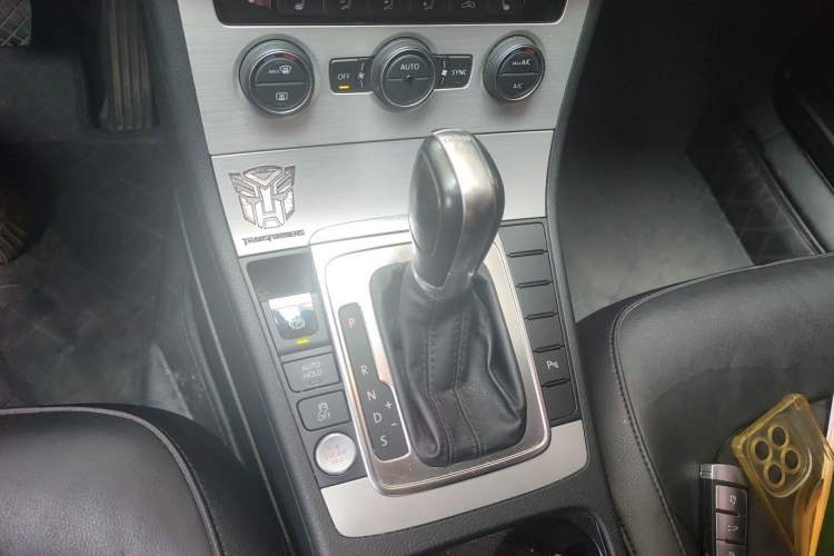 Used Volkswagen Magotan 2016 1.8TSI Luxury Comfort Model Gear Lever