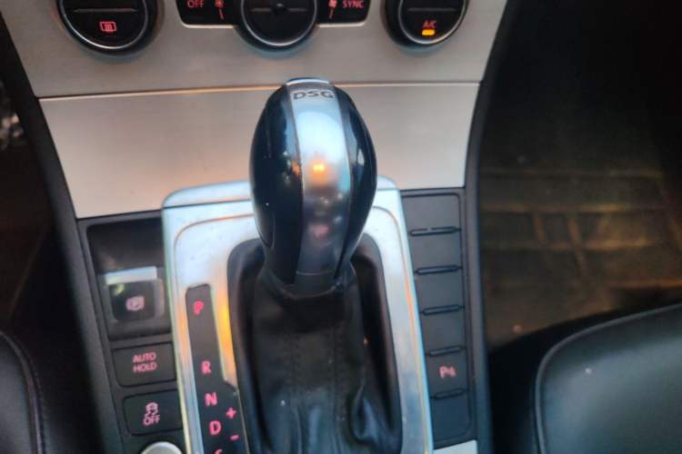 Used Volkswagen Magotan 2016 2.0 TSI Luxury Comfort Version Gear Lever