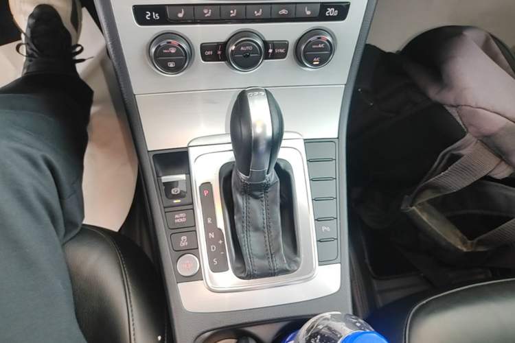 Used Volkswagen Magotan 2016 1.8TSI Luxury Comfort Model Gear Lever