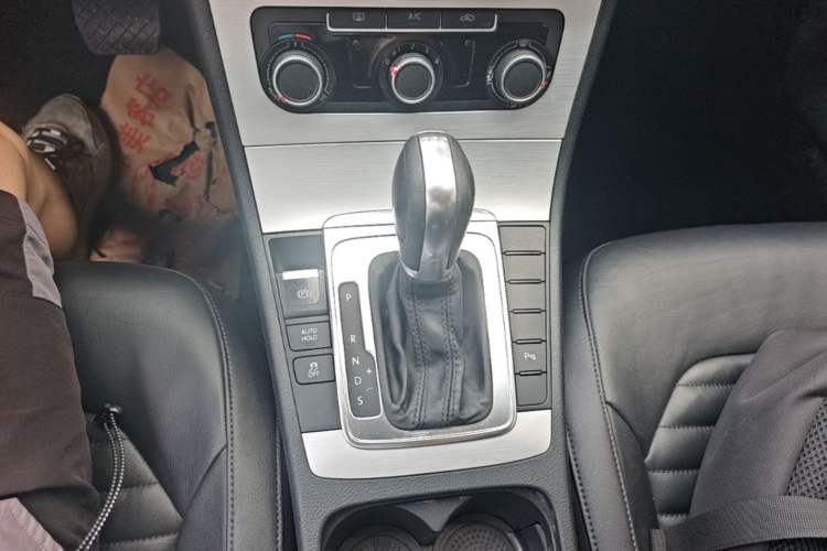Used Volkswagen Magotan 2016 1.8TSI Smart Comfort Model Gear Lever