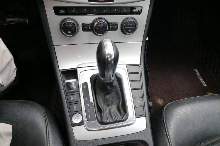 Used Volkswagen Magotan 2016 1.8TSI Luxury Comfort Model Gear Lever