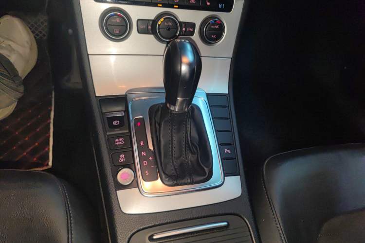 Used Volkswagen Magotan 2016 1.8TSI Luxury Comfort Model Gear Lever