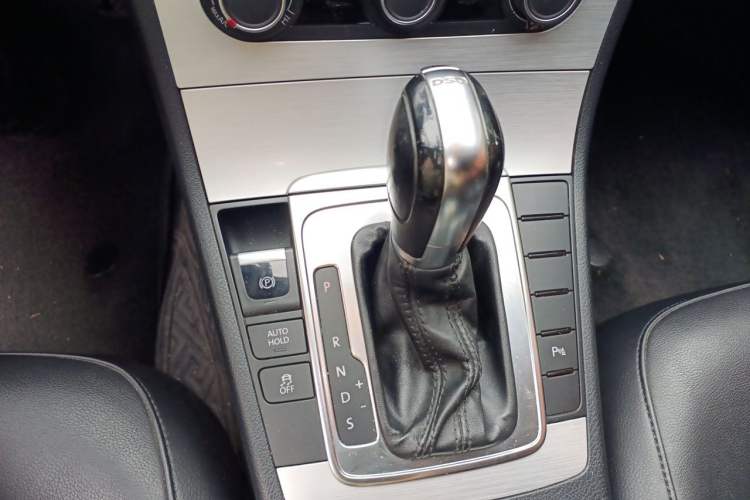 Used Volkswagen Magotan 2016 1.8TSI Smart Comfort Model Gear Lever