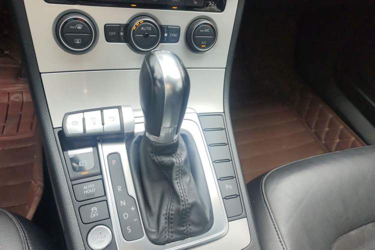 Used Volkswagen Magotan 2016 1.8TSI Luxury Comfort Model Gear Lever