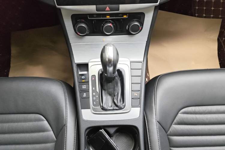 Used Volkswagen Magotan 2016 1.8TSI Smart Comfort Model Gear Lever