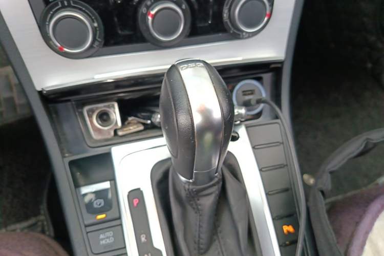 Used Volkswagen Magotan 2016 1.8TSI Smart Comfort Model Gear Lever