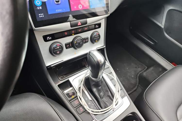 Used Volkswagen Magotan 2016 1.8TSI Smart Enjoyment Leading Model Gear Lever