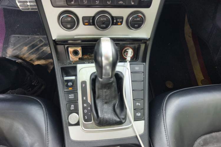 Used Volkswagen Magotan 2016 1.8TSI Luxury Comfort Model Gear Lever