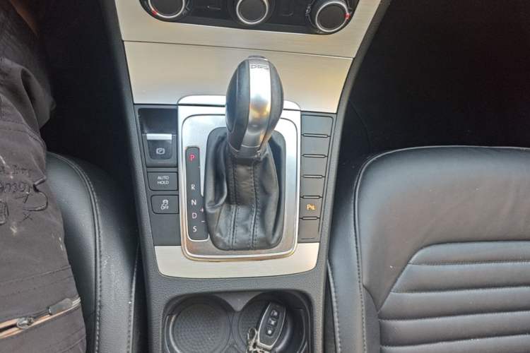 Used Volkswagen Magotan 2016 1.8TSI Smart Comfort Model Gear Lever