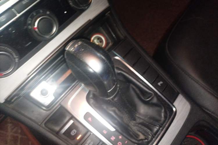 Used Volkswagen Magotan 2016 1.8TSI Smart Comfort Model Gear Lever
