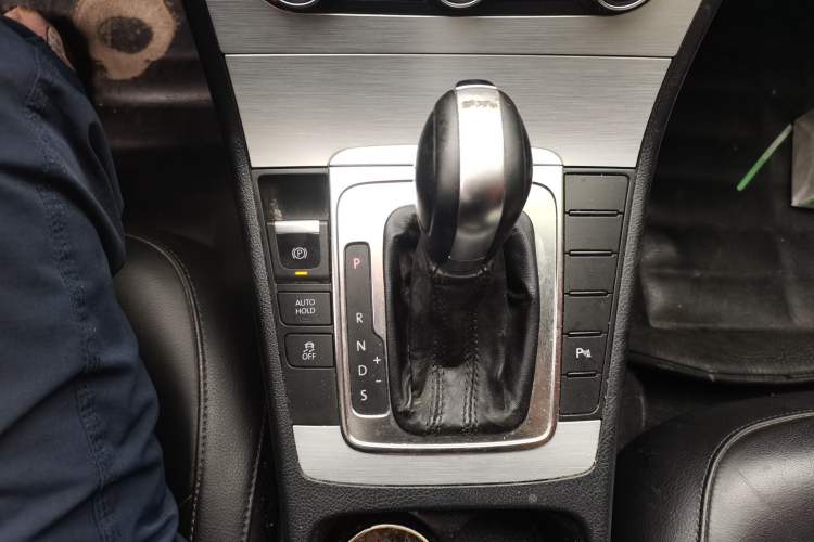 Used Volkswagen Magotan 2016 1.8TSI Smart Comfort Model Gear Lever