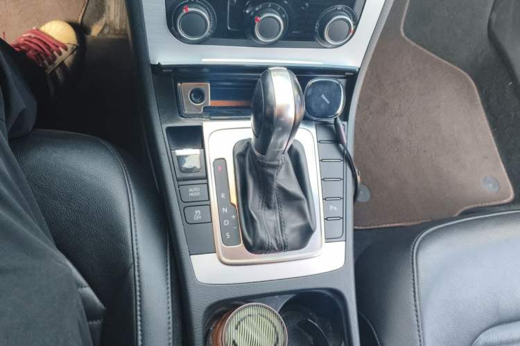 Used Volkswagen Magotan 2016 1.8TSI Smart Comfort Model Gear Lever