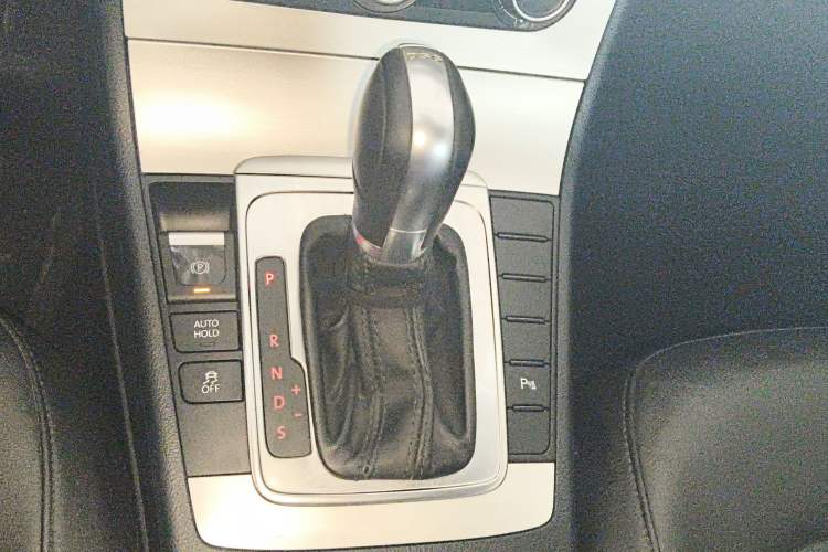 Used Volkswagen Magotan 2016 1.8TSI Smart Comfort Model Gear Lever
