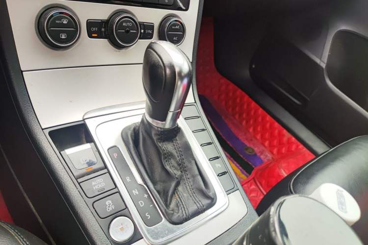 Used Volkswagen Magotan 2016 1.8TSI Luxury Comfort Model Gear Lever