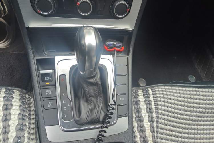 Used Volkswagen Magotan 2016 1.8TSI Smart Comfort Model Gear Lever