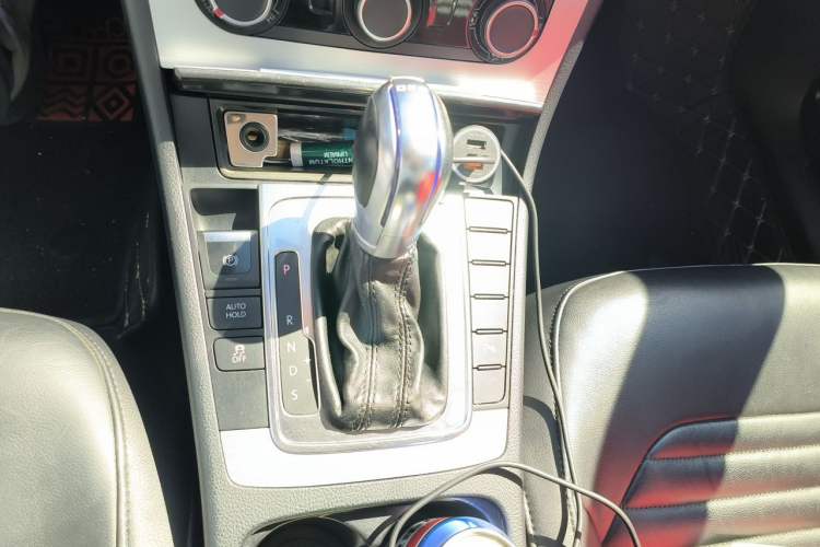 Used Volkswagen Magotan 2016 1.8TSI Smart Comfort Model Gear Lever