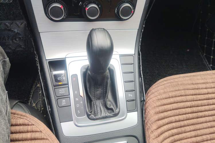Used Volkswagen Magotan 2016 1.8TSI Smart Comfort Model Gear Lever