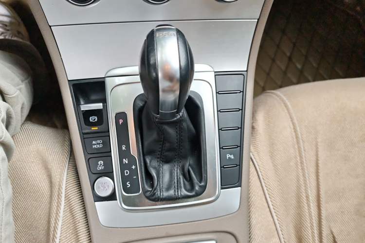 Used Volkswagen Magotan 2016 1.8TSI Luxury Comfort Model Gear Lever