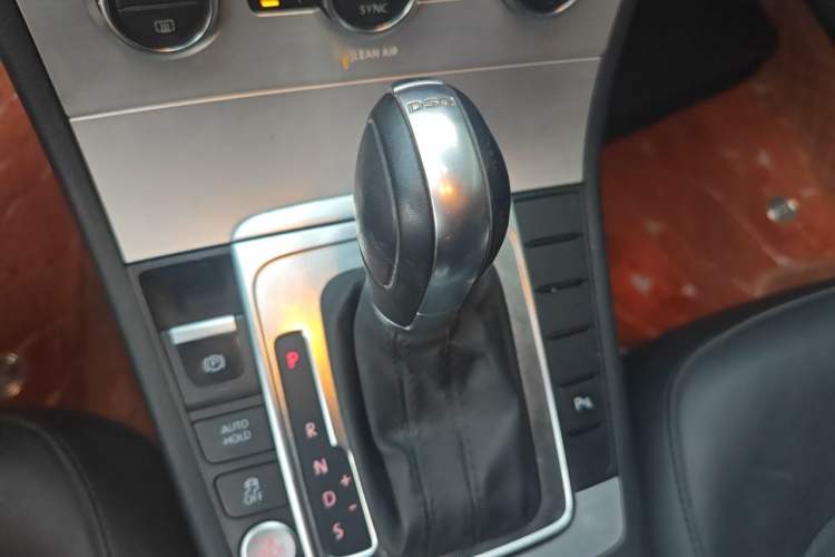 Used Volkswagen Magotan 2016 1.8TSI Luxury Comfort Model Gear Lever