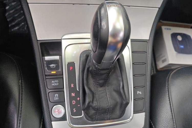 Used Volkswagen Magotan 2016 1.8TSI Luxury Comfort Model Gear Lever