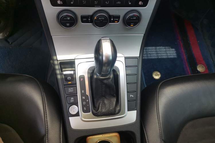 Used Volkswagen Magotan 2016 1.8TSI Luxury Comfort Model Gear Lever