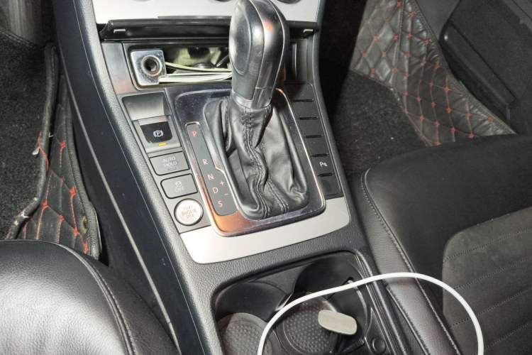 Used Volkswagen Magotan 2016 1.8TSI Luxury Comfort Model Gear Lever