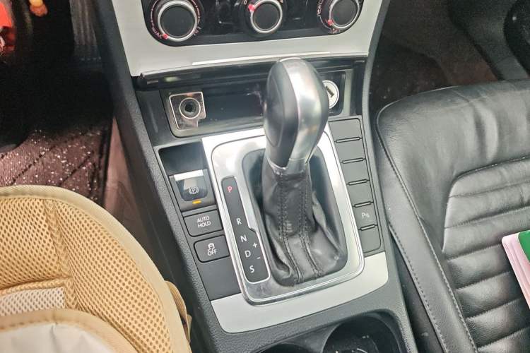 Used Volkswagen Magotan 2016 1.8TSI Smart Comfort Model Gear Lever