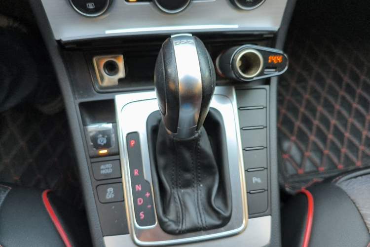 Used Volkswagen Magotan 2016 1.8TSI Smart Comfort Model Gear Lever
