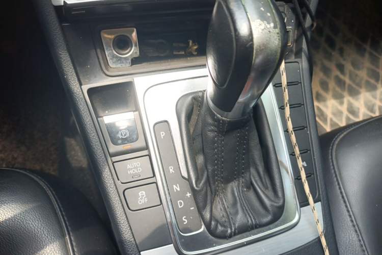 Used Volkswagen Magotan 2016 1.8TSI Smart Comfort Model Gear Lever
