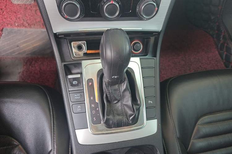 Used Volkswagen Magotan 2016 1.8TSI Smart Comfort Model Gear Lever