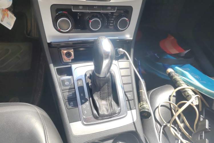 Used Volkswagen Magotan 2016 1.8TSI Smart Comfort Model Gear Lever