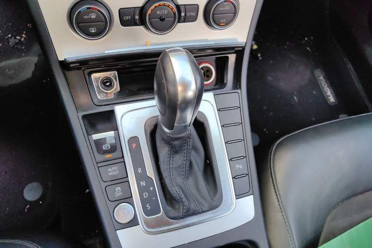 Used Volkswagen Magotan 2016 1.8TSI Luxury Comfort Model Gear Lever