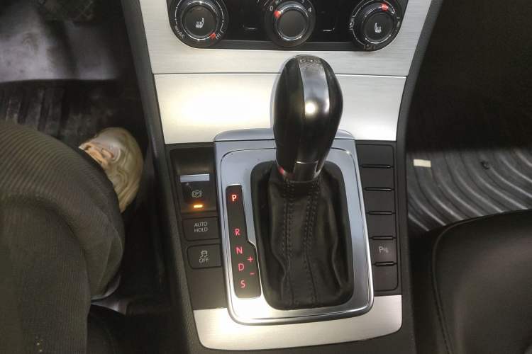 Used Volkswagen Magotan 2016 1.8TSI Smart Comfort Model Gear Lever