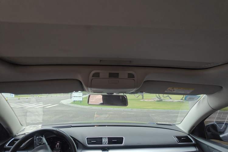 Used Volkswagen Magotan 2016 1.8TSI Smart Comfort Model Headliner
