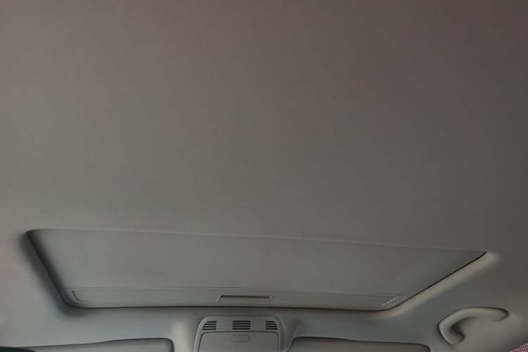 Used Volkswagen Magotan 2016 1.8TSI Luxury Comfort Model Headliner