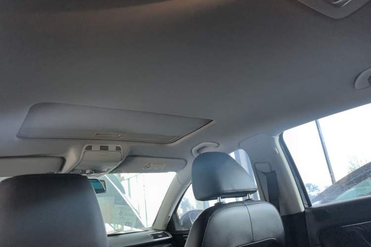 Used Volkswagen Magotan 2016 1.8TSI Luxury Comfort Model Headliner