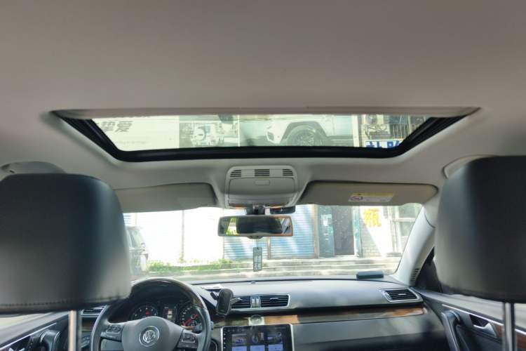 Used Volkswagen Magotan 2016 1.8TSI Luxury Comfort Model Headliner