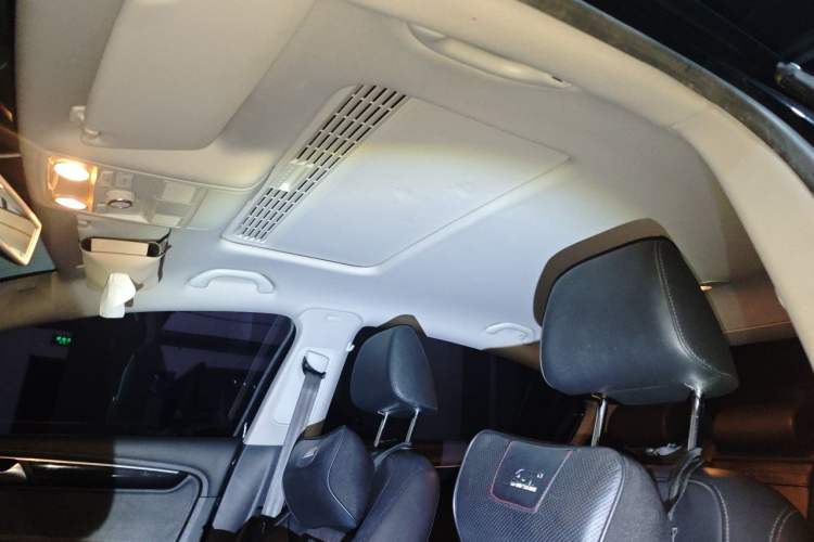 Used Volkswagen Magotan 2016 2.0 TSI Luxury Comfort Version Headliner