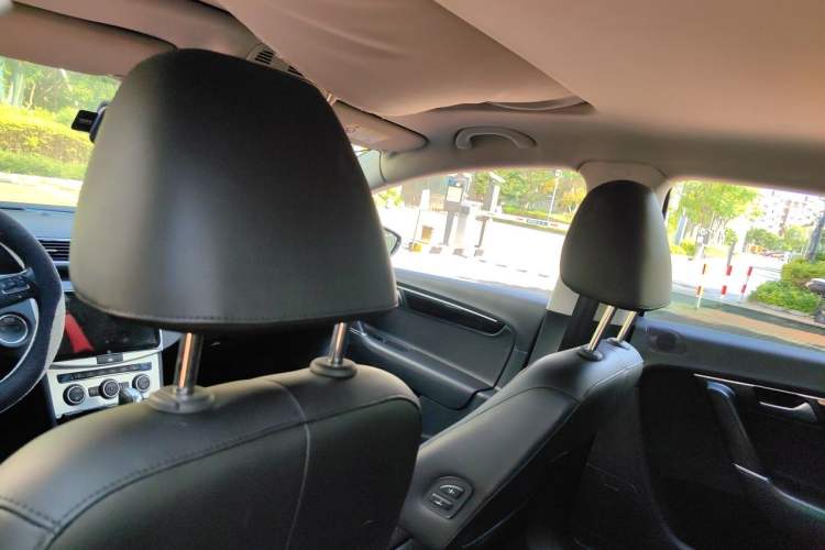 Used Volkswagen Magotan 2016 1.8TSI Luxury Comfort Model Headliner