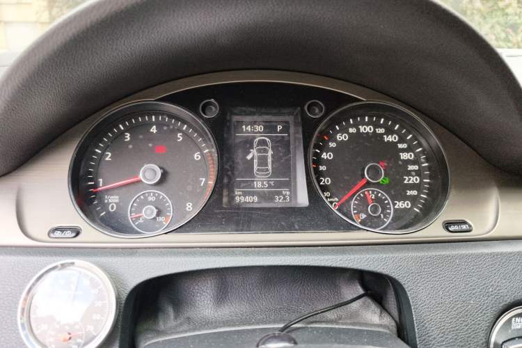 Used Volkswagen Magotan 2016 1.8TSI 25th Anniversary Edition Instrument Cluster