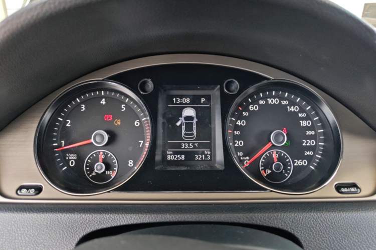 Used Volkswagen Magotan 2016 1.8TSI 25th Anniversary Edition Instrument Cluster