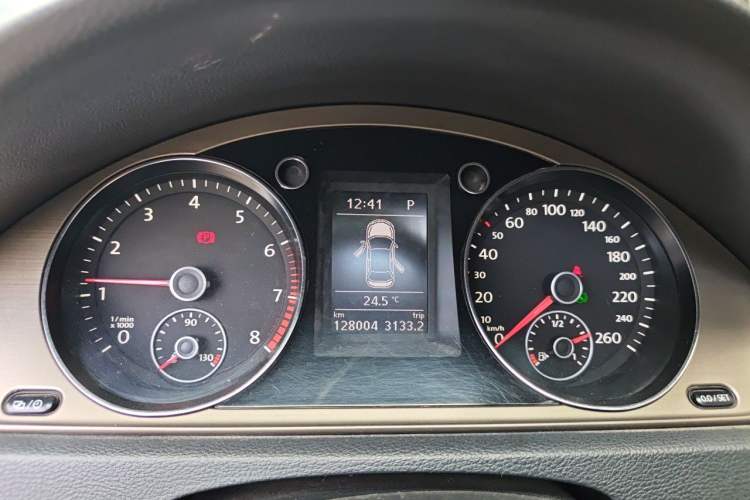 Used Volkswagen Magotan 2016 1.8TSI 25th Anniversary Edition Instrument Cluster