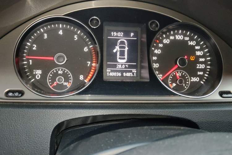 Used Volkswagen Magotan 2016 1.8TSI 25th Anniversary Edition Instrument Cluster