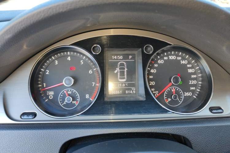 Used Volkswagen Magotan 2016 1.8TSI 25th Anniversary Edition Instrument Cluster